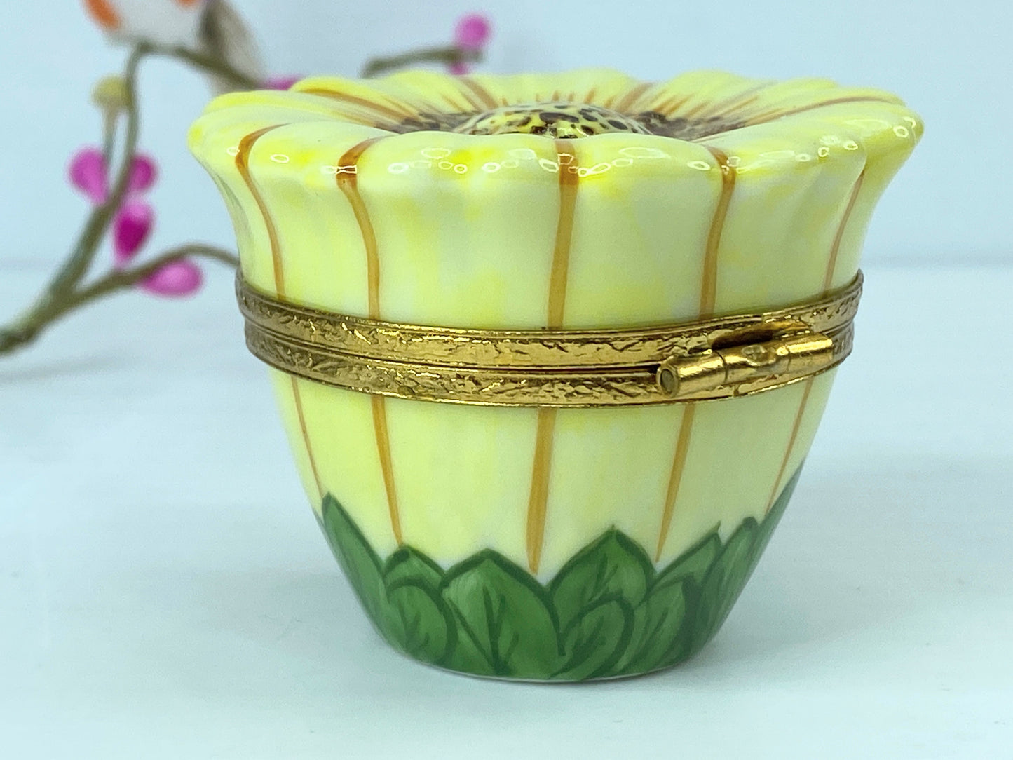 Limited Edition Artoria Limoges Garden Collectible Sunflower trinket A558