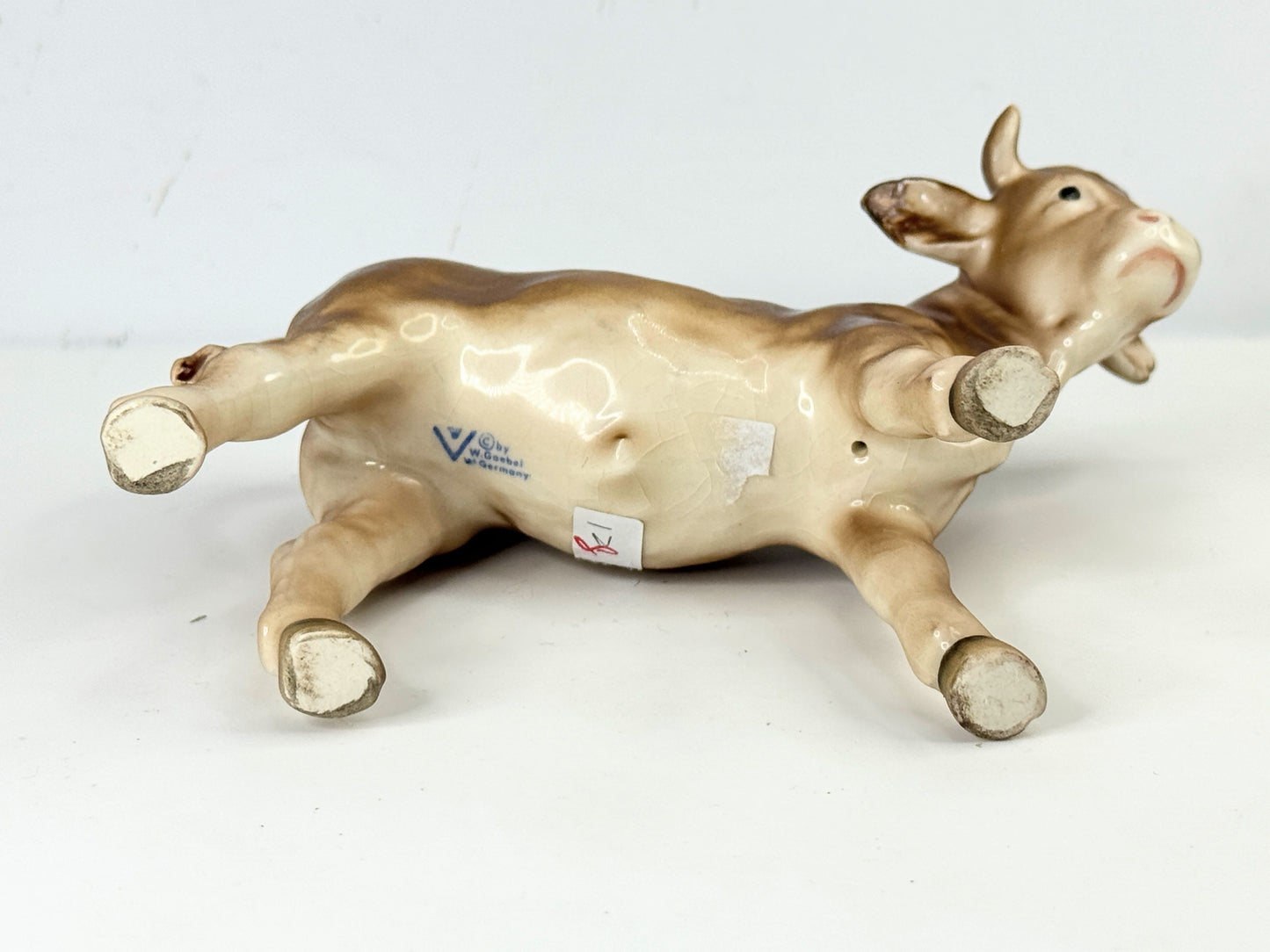 c1964 Goebel Hummel Nativity figurine Ox in wood pulp, 5.0" x 3.25" x 2.0" A514