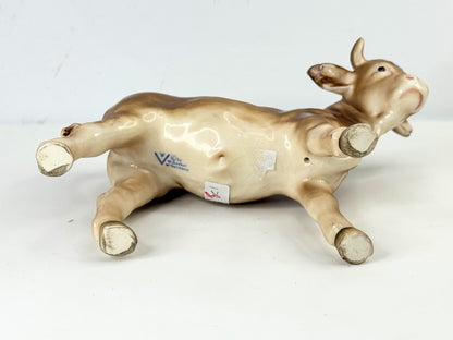 c1964 Goebel Hummel Nativity figurine Ox in wood pulp, 5.0" x 3.25" x 2.0" A514
