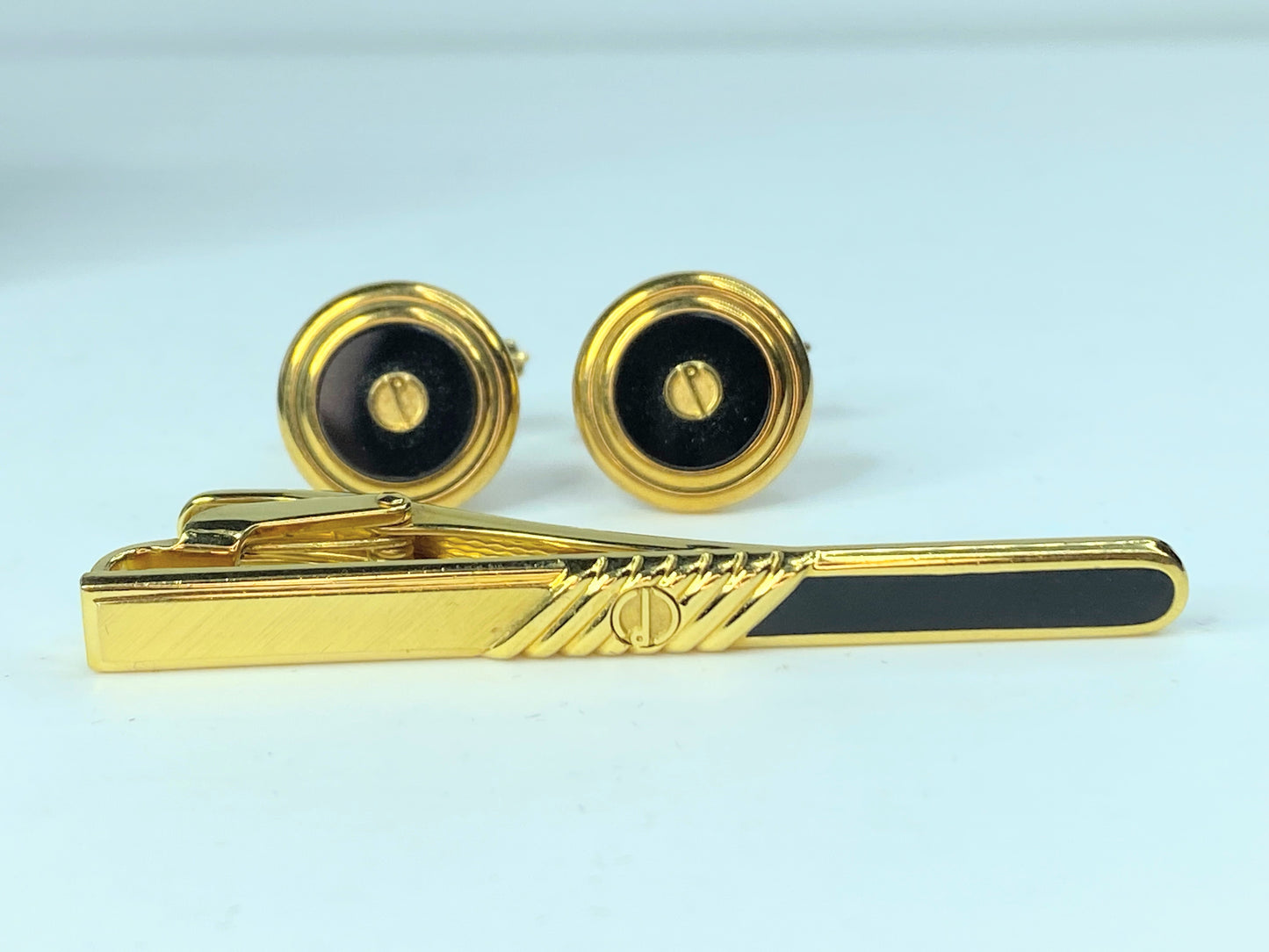 Authentic DUNHILL Cuffs D Mark Onyx Gold tone cufflinks & Tie clip set GS108