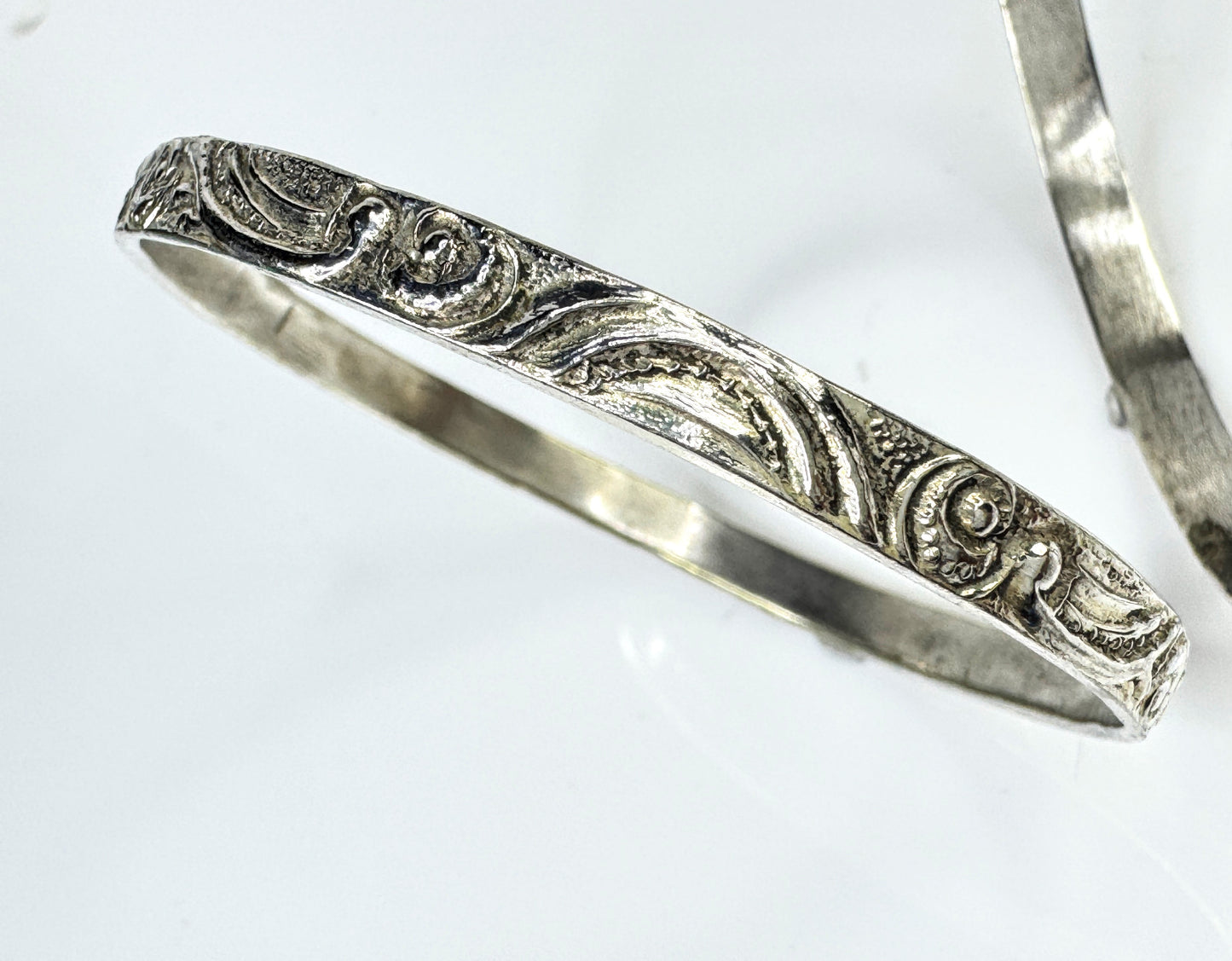Vintage Sterling Silver Floral Embossed Stacking Bangle Bracelet 8" 28.5g JR1762