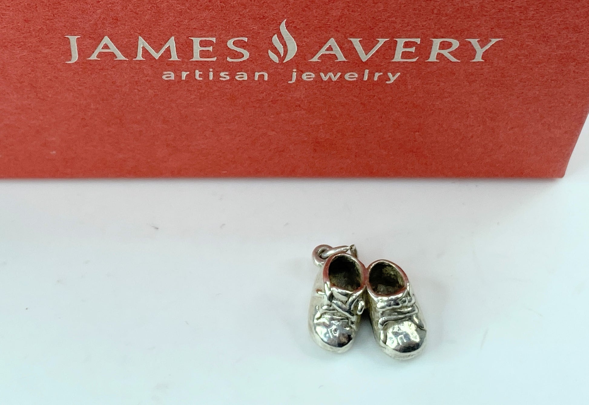 James Avery Retired Sterling Silver Baby Booties Charm (read) JR570