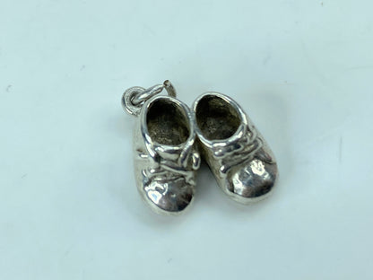 James Avery Retired Sterling Silver Baby Booties Charm (read) JR570