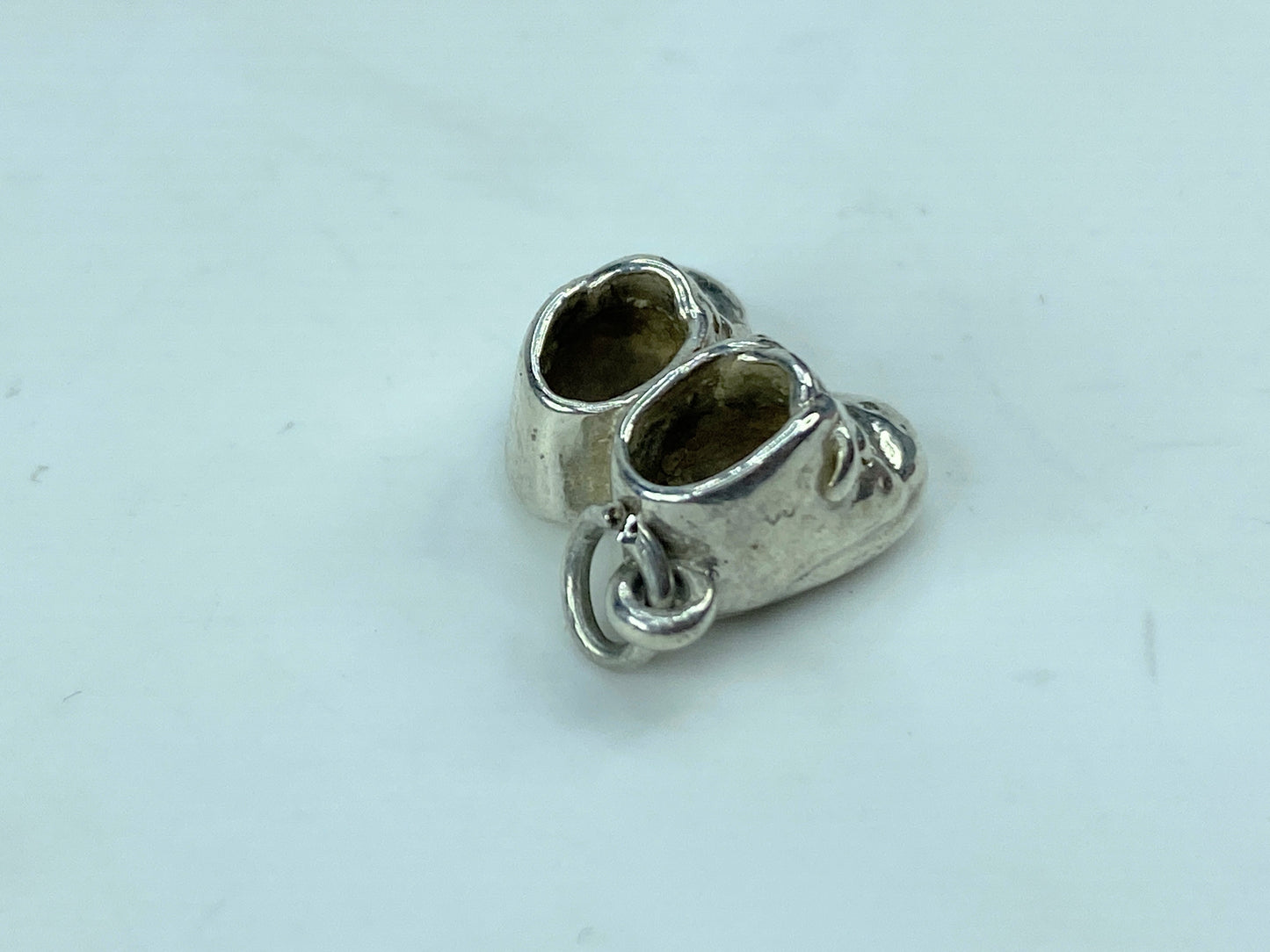 James Avery Retired Sterling Silver Baby Booties Charm (read) JR570