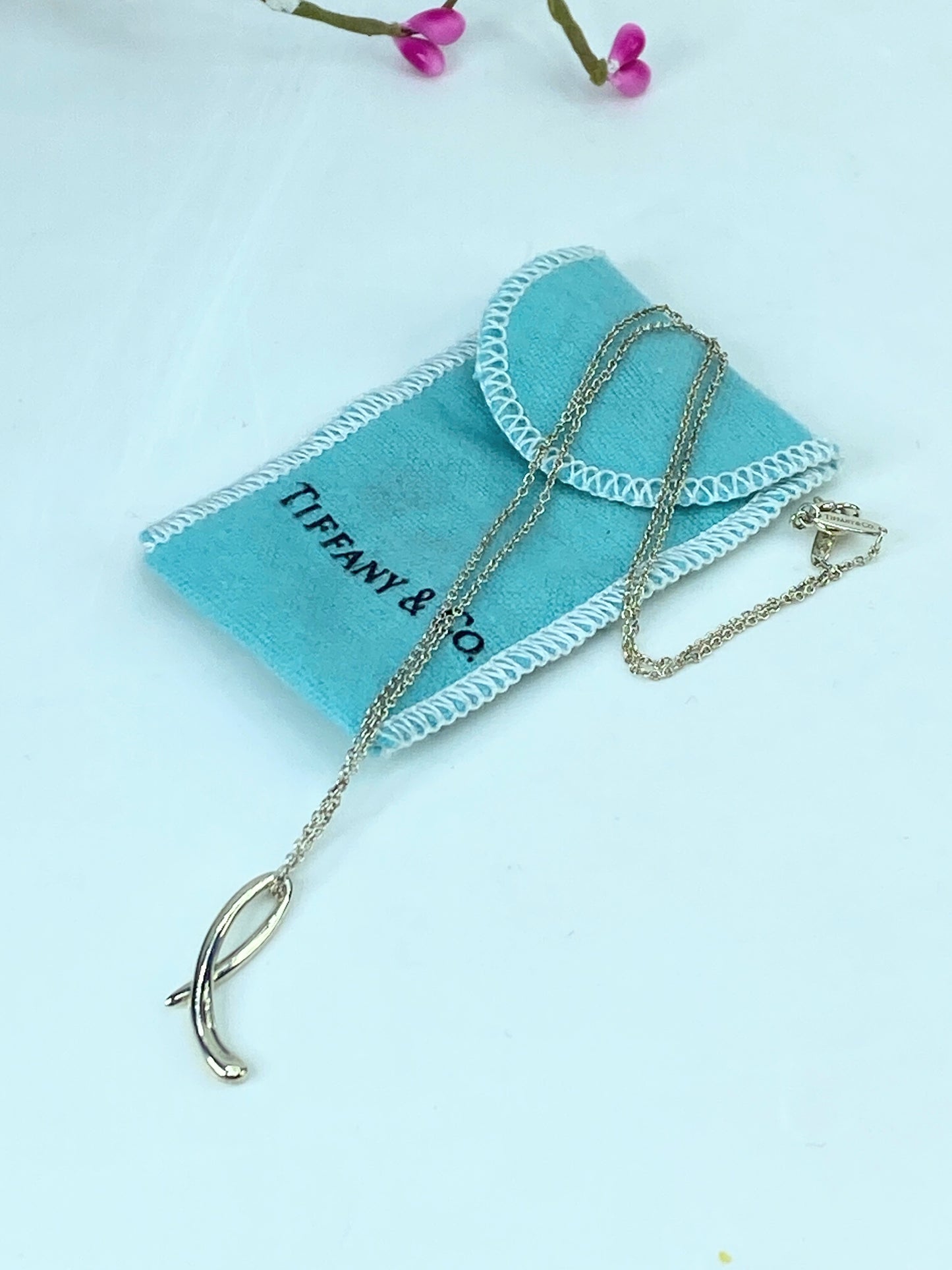 Vintage Tiffany & Co Elsa Peretti Letter “L” Alphabet sterling necklace JR1045