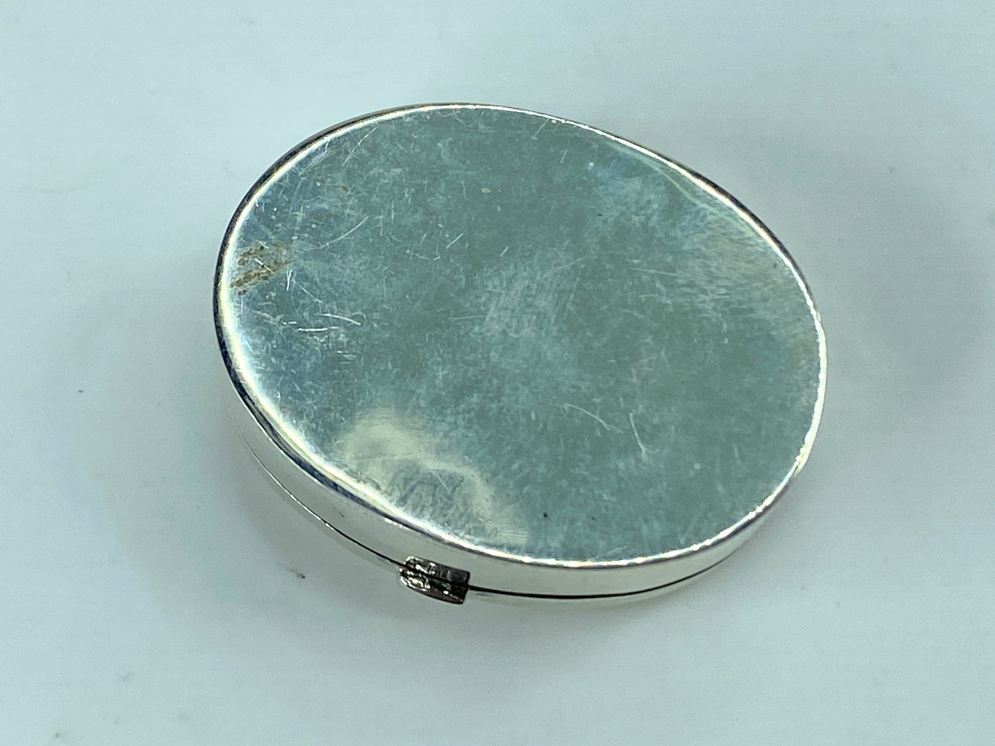 Oval Sterling Silver hand chased pill trinket keepsake box 9.0g SS62