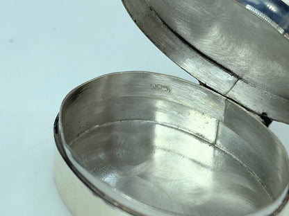 Oval Sterling Silver hand chased pill trinket keepsake box 9.0g SS62