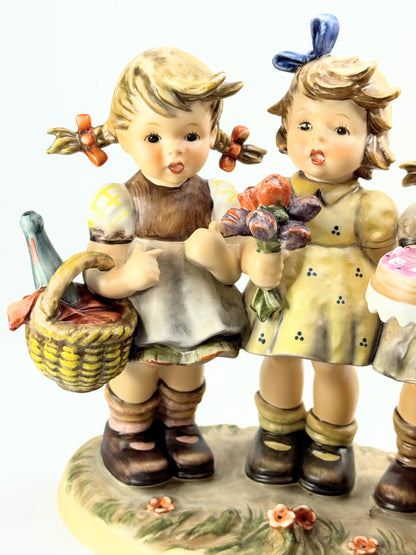 Hum century collection We Wish You the Best girls with gifts to party Mint A628