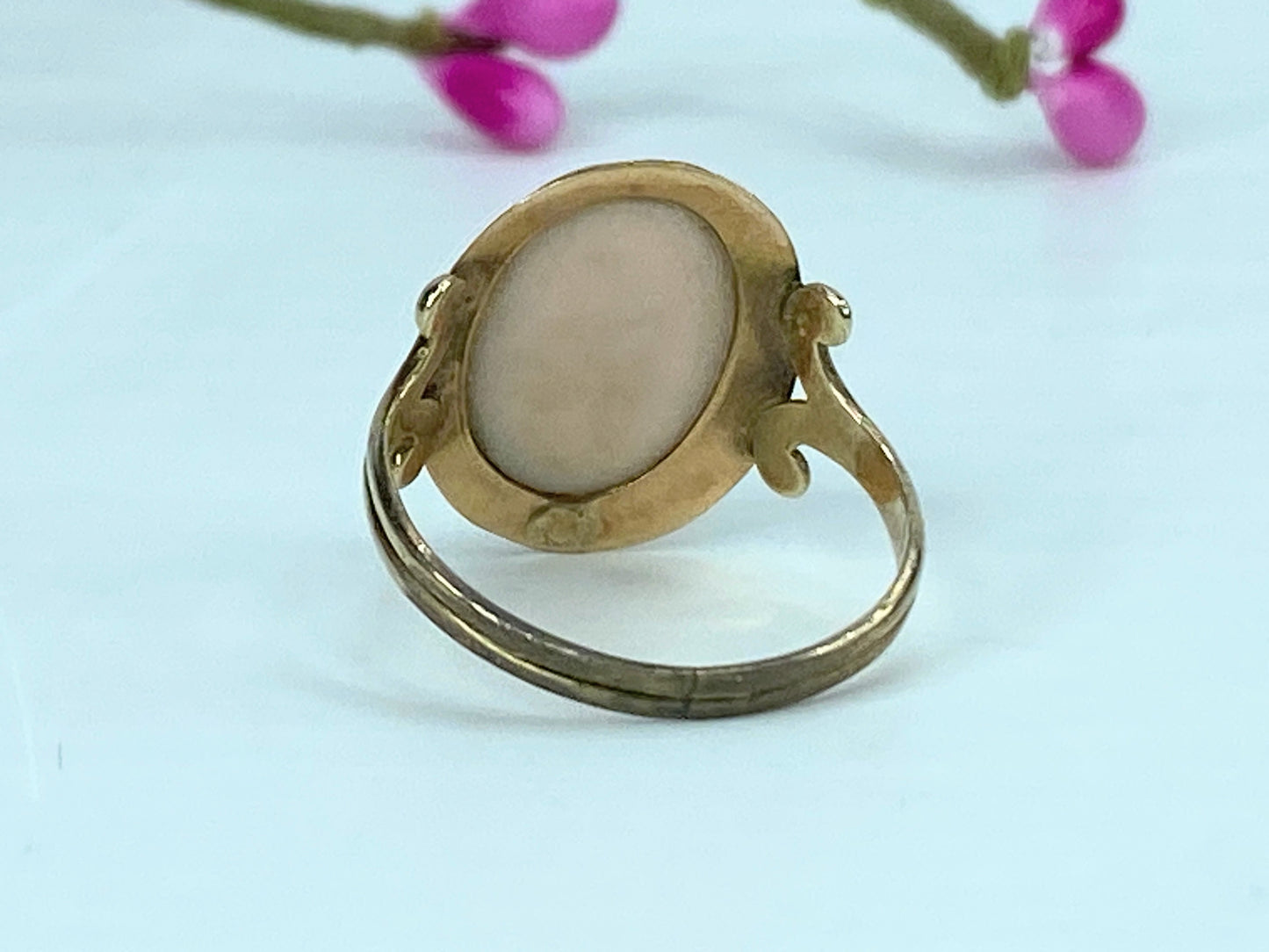Antique 10K Gold Cameo Ring Engraved, Bust, Oval 2g size 6 JR1050