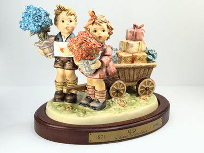 Hummel "Love's Bounty" Century Collection figurine Mint A630