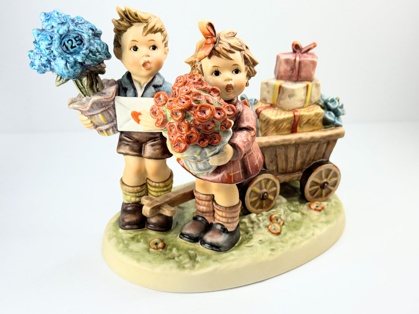 Hummel "Love's Bounty" Century Collection figurine Mint A630