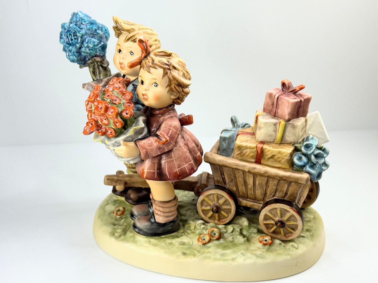 Hummel "Love's Bounty" Century Collection figurine Mint A630