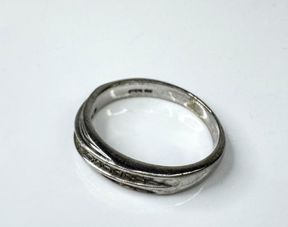 Sterling Silver Diamond Pavé Curved Band Ring  s7.25 3.4g JR1773