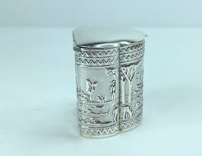 Sterling Silver snuff box beautiful decorated hunting scene, bill box 17.2g SS70