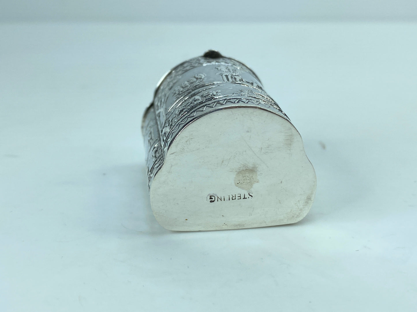 Sterling Silver snuff box beautiful decorated hunting scene, bill box 17.2g SS70