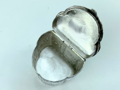 Sterling Silver snuff box beautiful decorated hunting scene, bill box 17.2g SS70