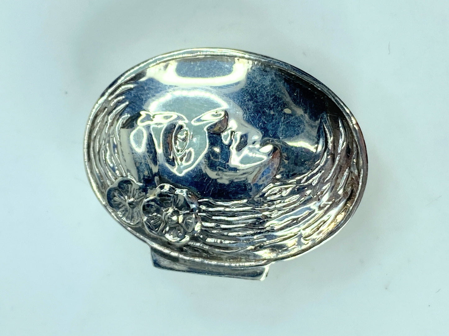 Sterling Silver Crescent Moon Lady's Face Pill Snuff hinged box 10.6g SS70