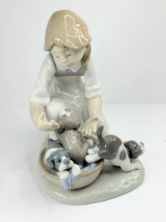 Lladro Joy in a Basket-Three frisky puppies with young girl No 5595 Mint A632