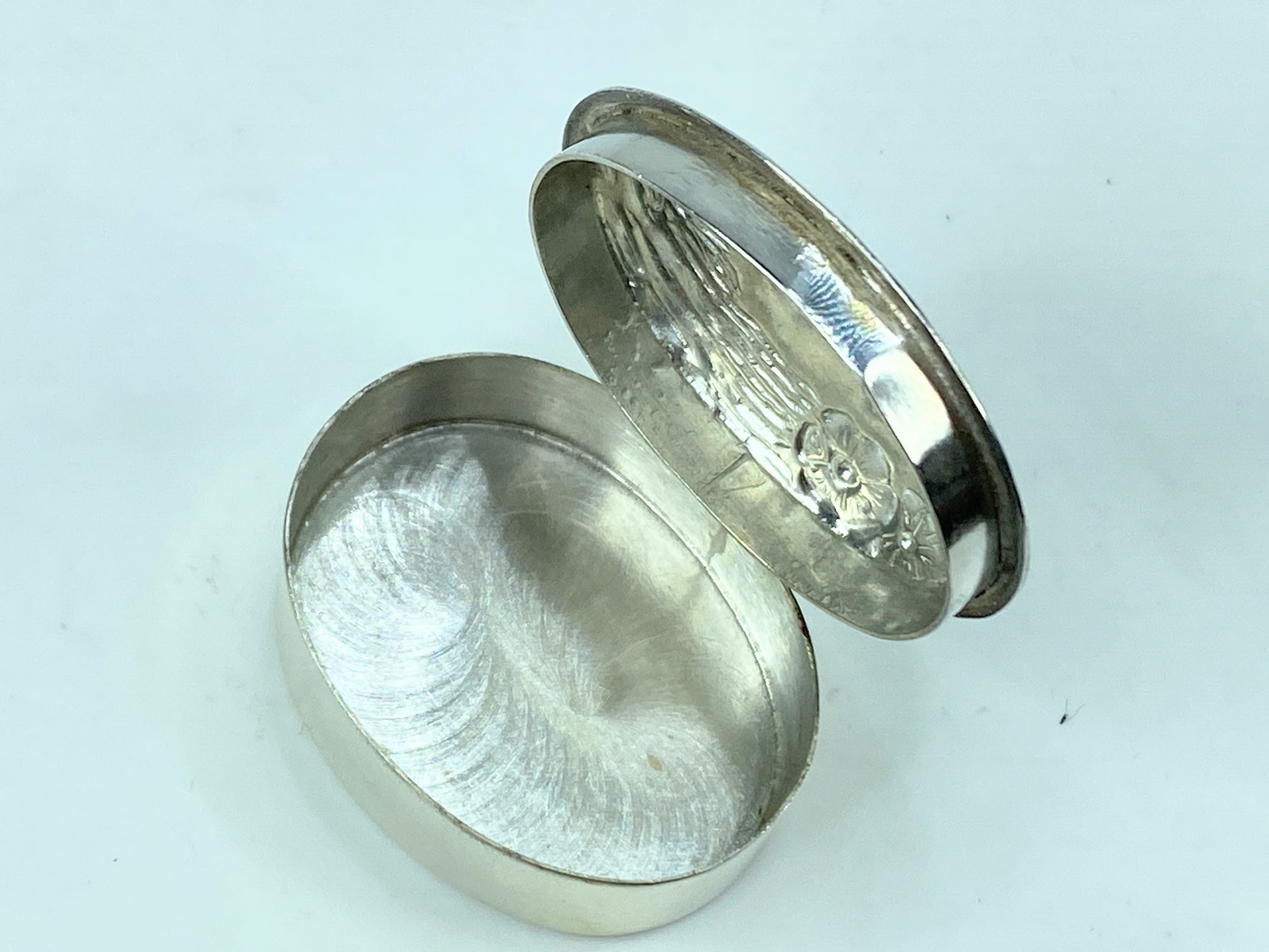 Sterling Silver Crescent Moon Lady's Face Pill Snuff hinged box 10.6g SS70