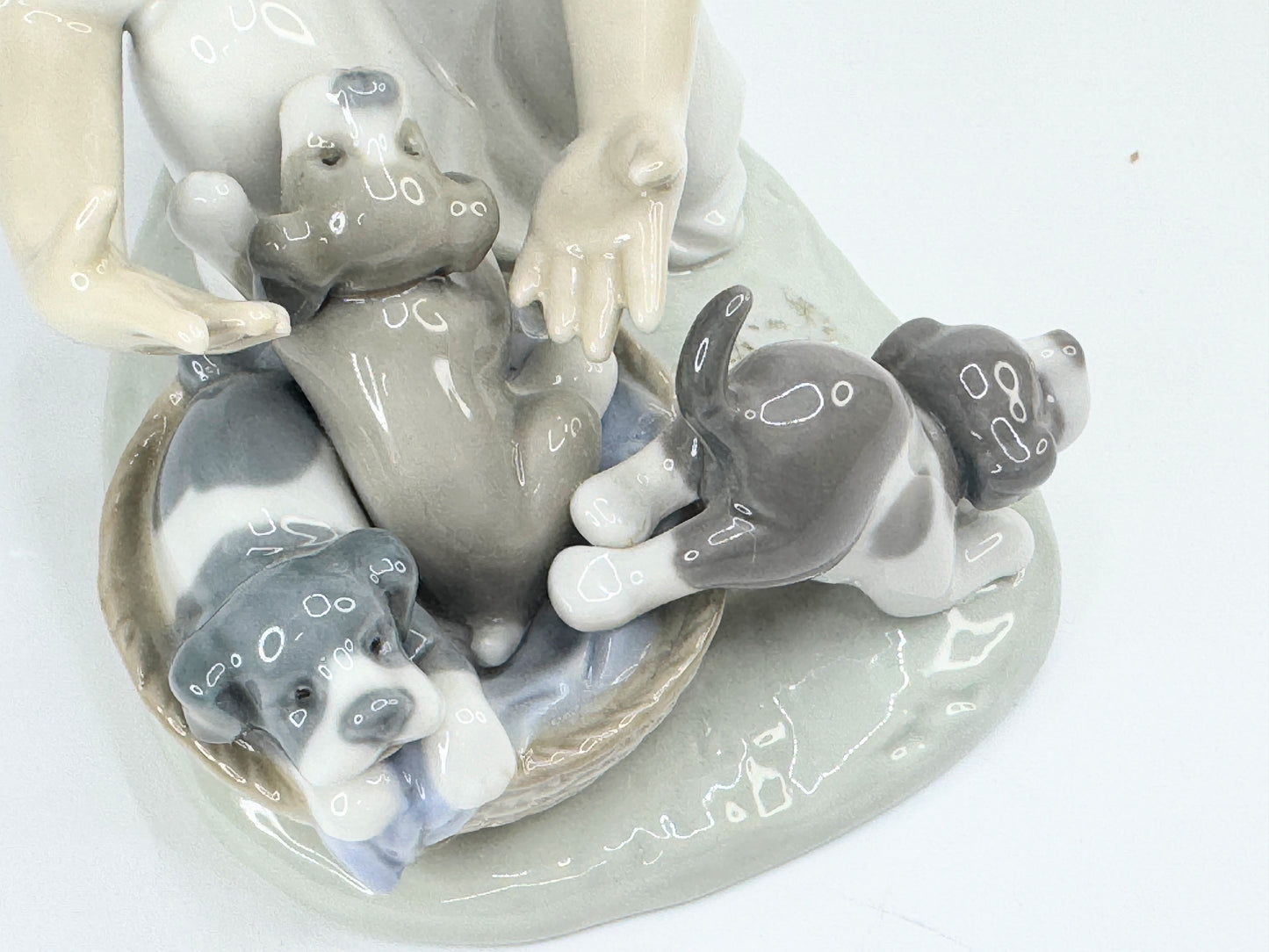 Lladro Joy in a Basket-Three frisky puppies with young girl No 5595 Mint A632