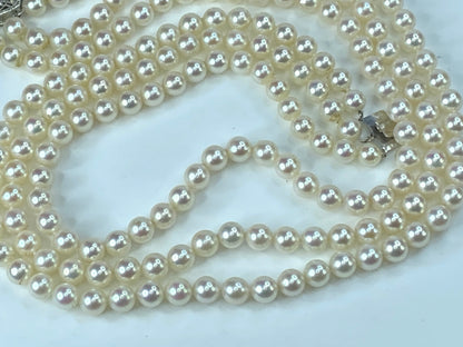 Triple Akoya cultured Pearls necklace in 14 karat white gold choker