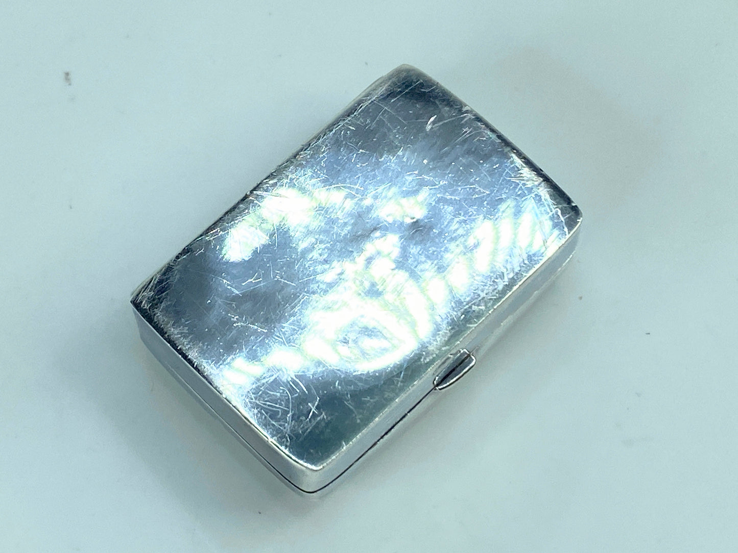 Sterling silver 50's etched Dog tall grass rectangular pill snuff box SS71