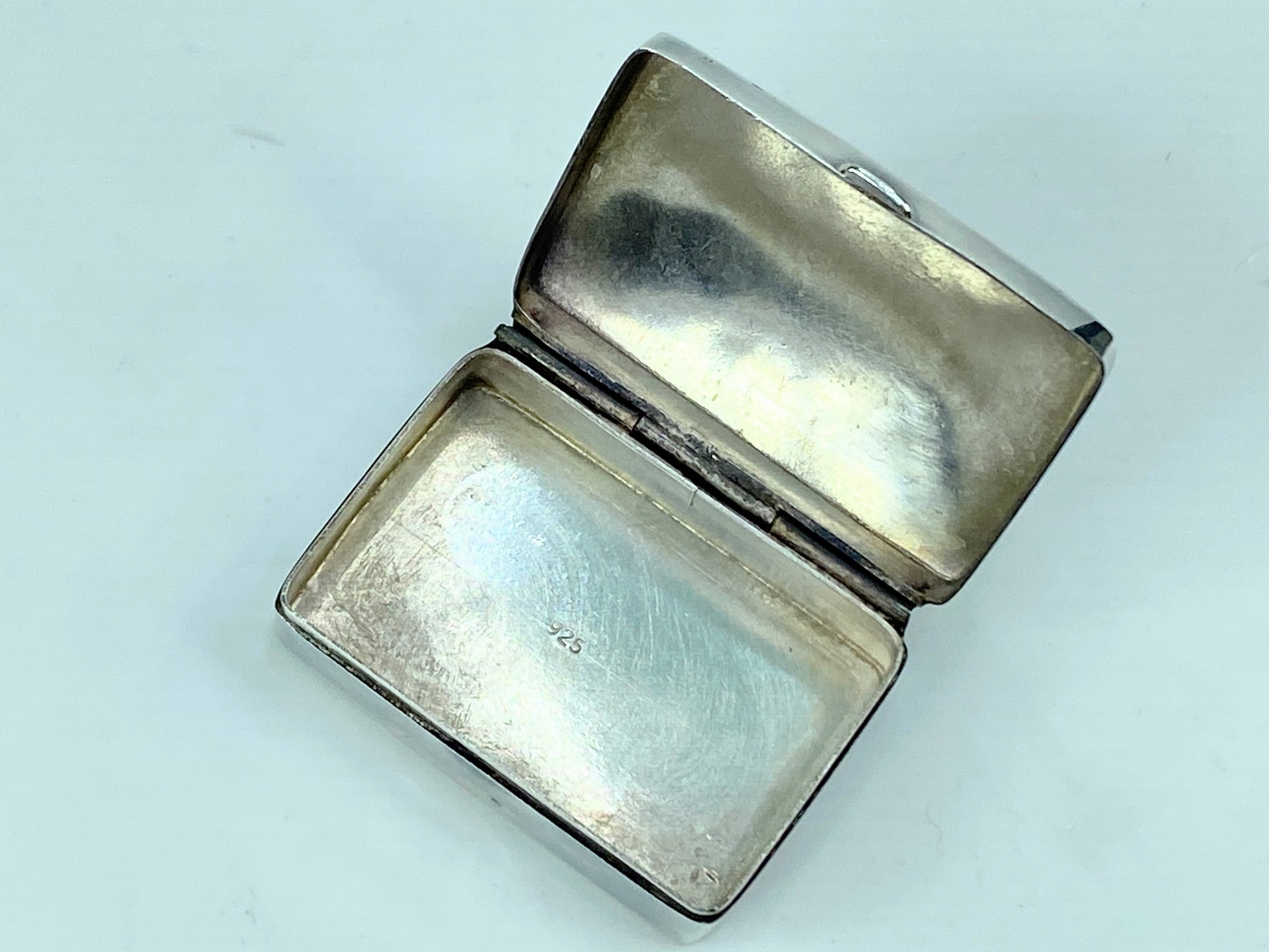 Sterling silver 50's etched Dog tall grass rectangular pill snuff box SS71
