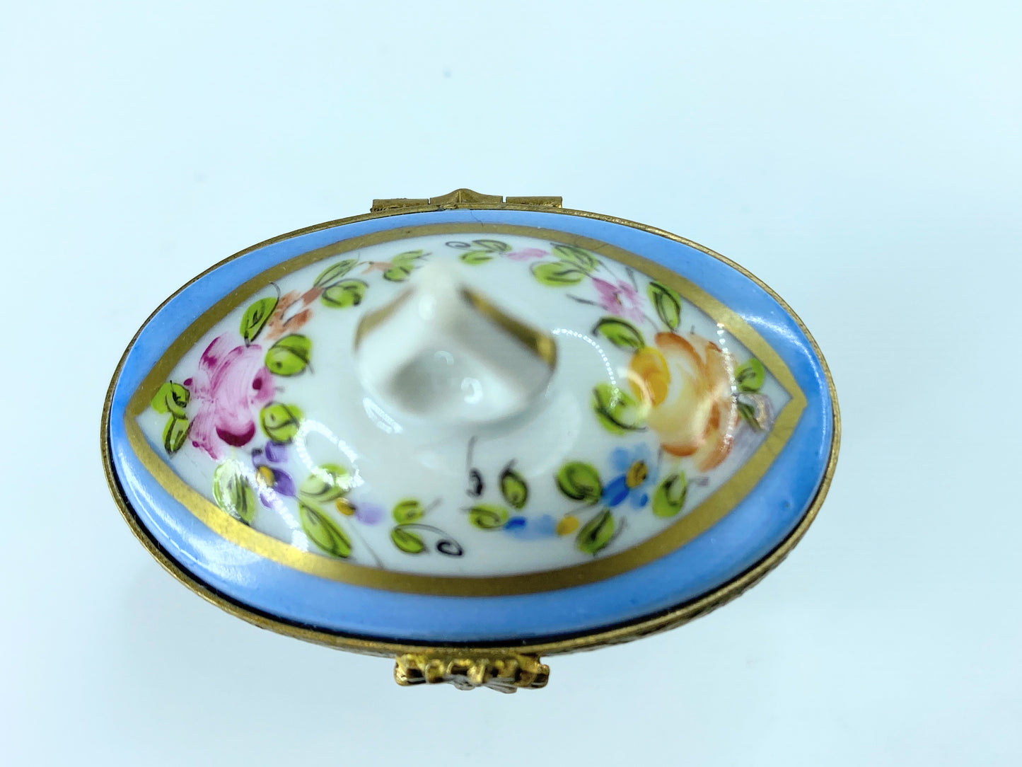 Limoges Peint main baby blue Rose buds trinket A136