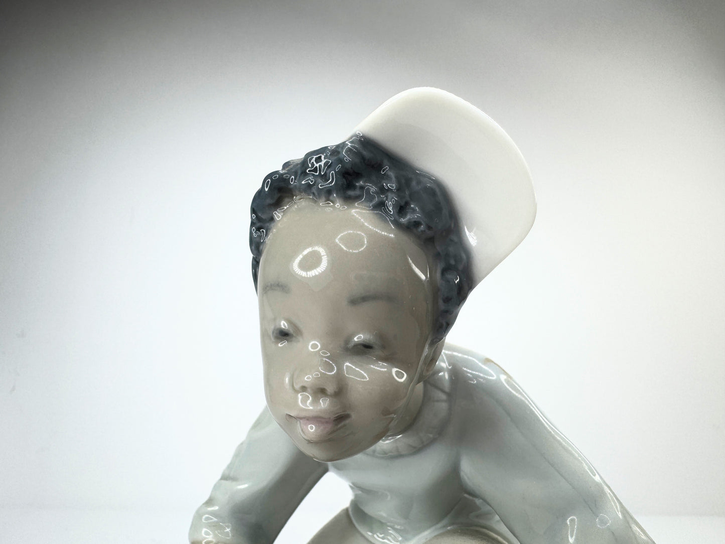 Lladro Black Legacy Collection I've Got it, 5827 A633