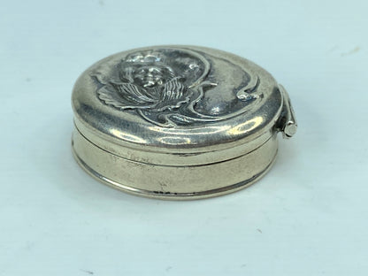 Sterling silver Art Nouveau Sterling Repousse Woman In Flower Locket 10.6g SS72