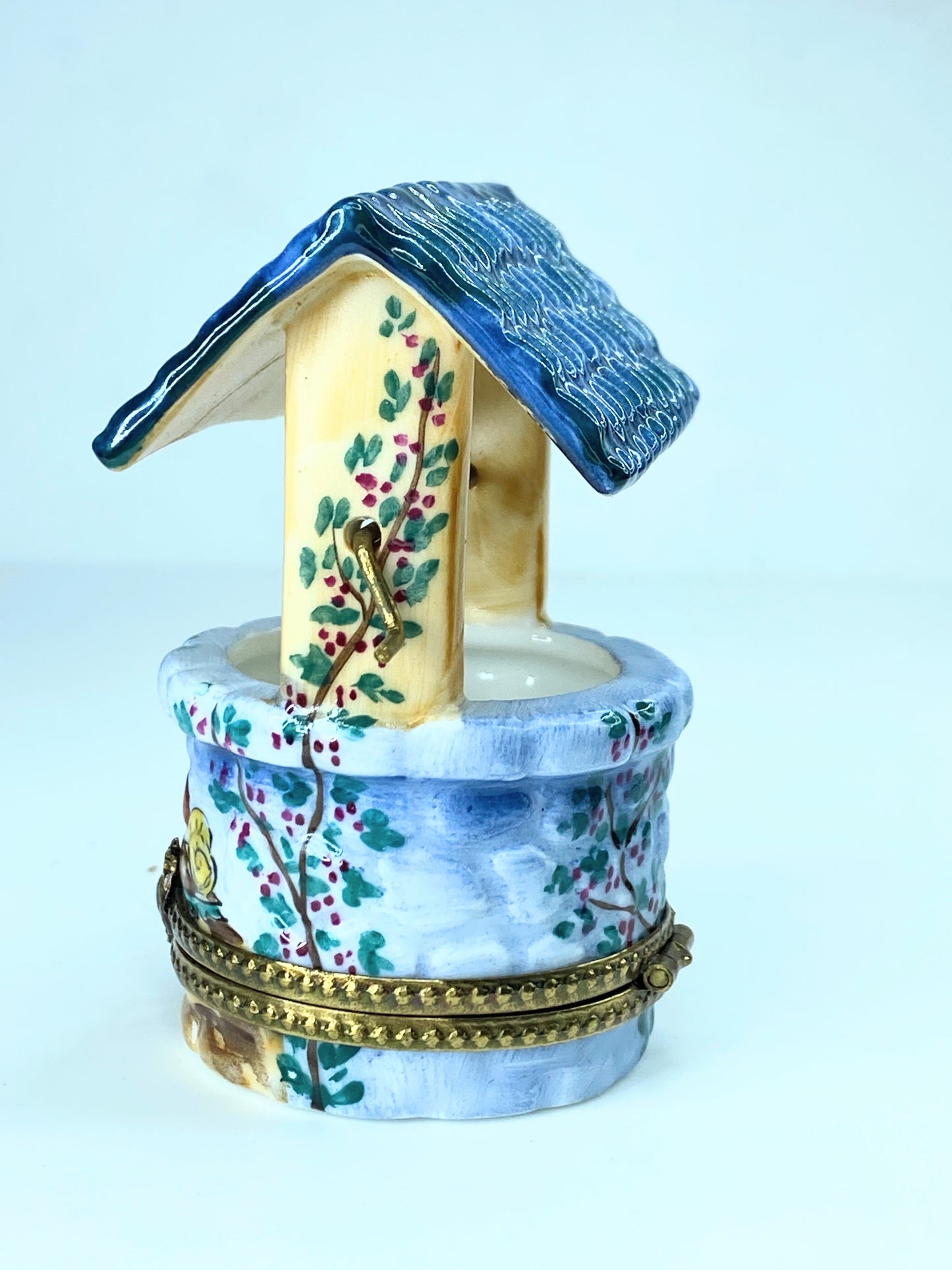 Rochard Blue Wishing Well Porcelain Limoges Trinket Box A137