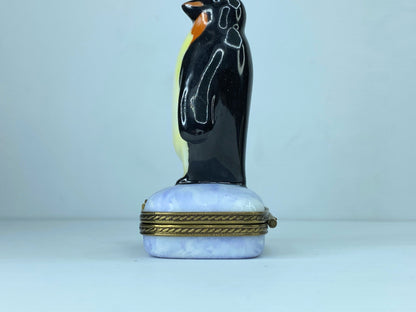 LL Limoges peint main Arctic Penguin on Ice Limited Edition trinket box A139