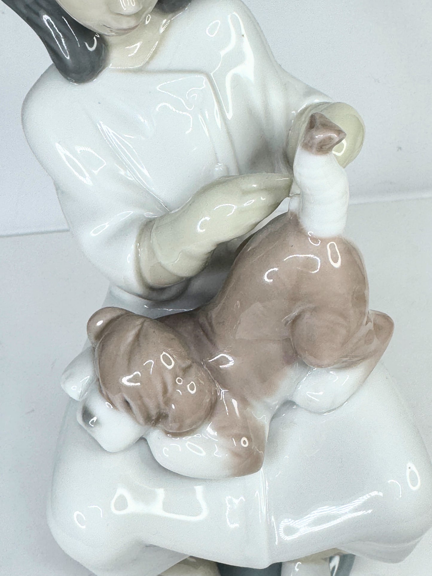 Lladro “Little Veterinarian” Nurse With Her Dog 6348 Porcelain Mint A640