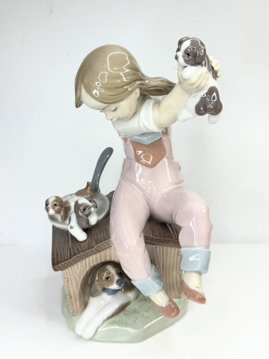 Lladró "Pick of the Litter" porcelain figurine, No. 7621 Mint A641