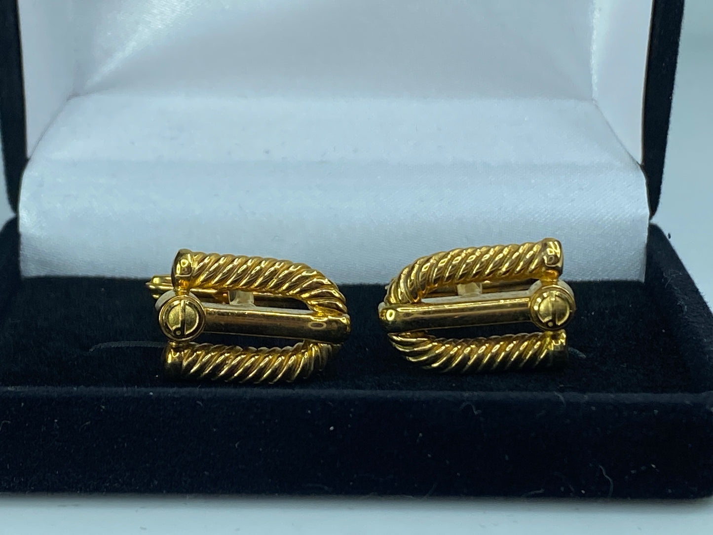 DunHill logo gold tone cufflink GS131