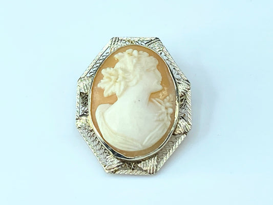 Exquisite Art Deco filigree Cameo 14 karat white gold brooch