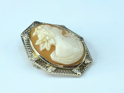 Exquisite Art Deco filigree Cameo 14 karat white gold brooch