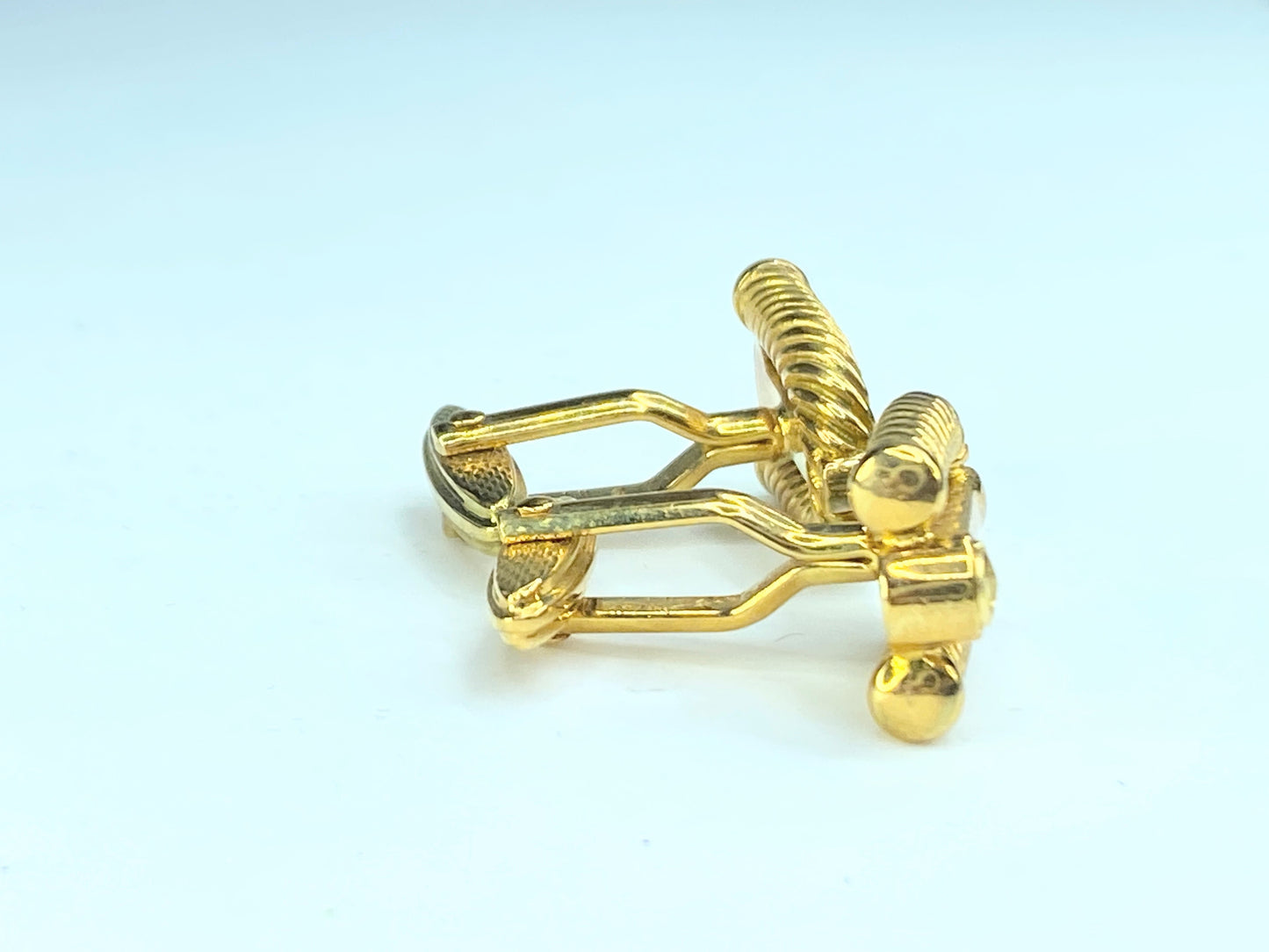 DunHill logo gold tone cufflink GS131