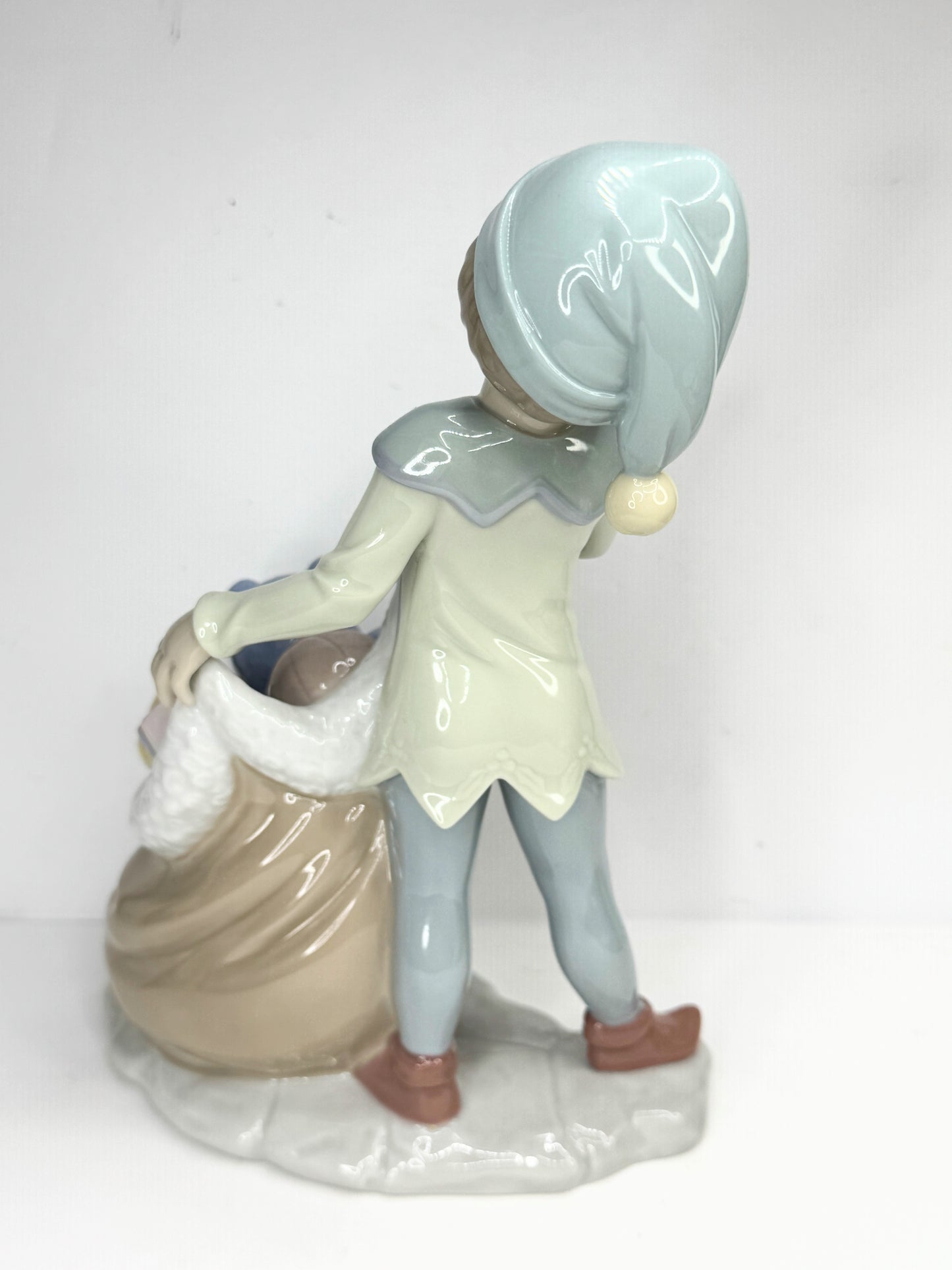 Lladro Santa's Sack of Dreams 6894 High Gloss Porcelain Sculpture 7" A642
