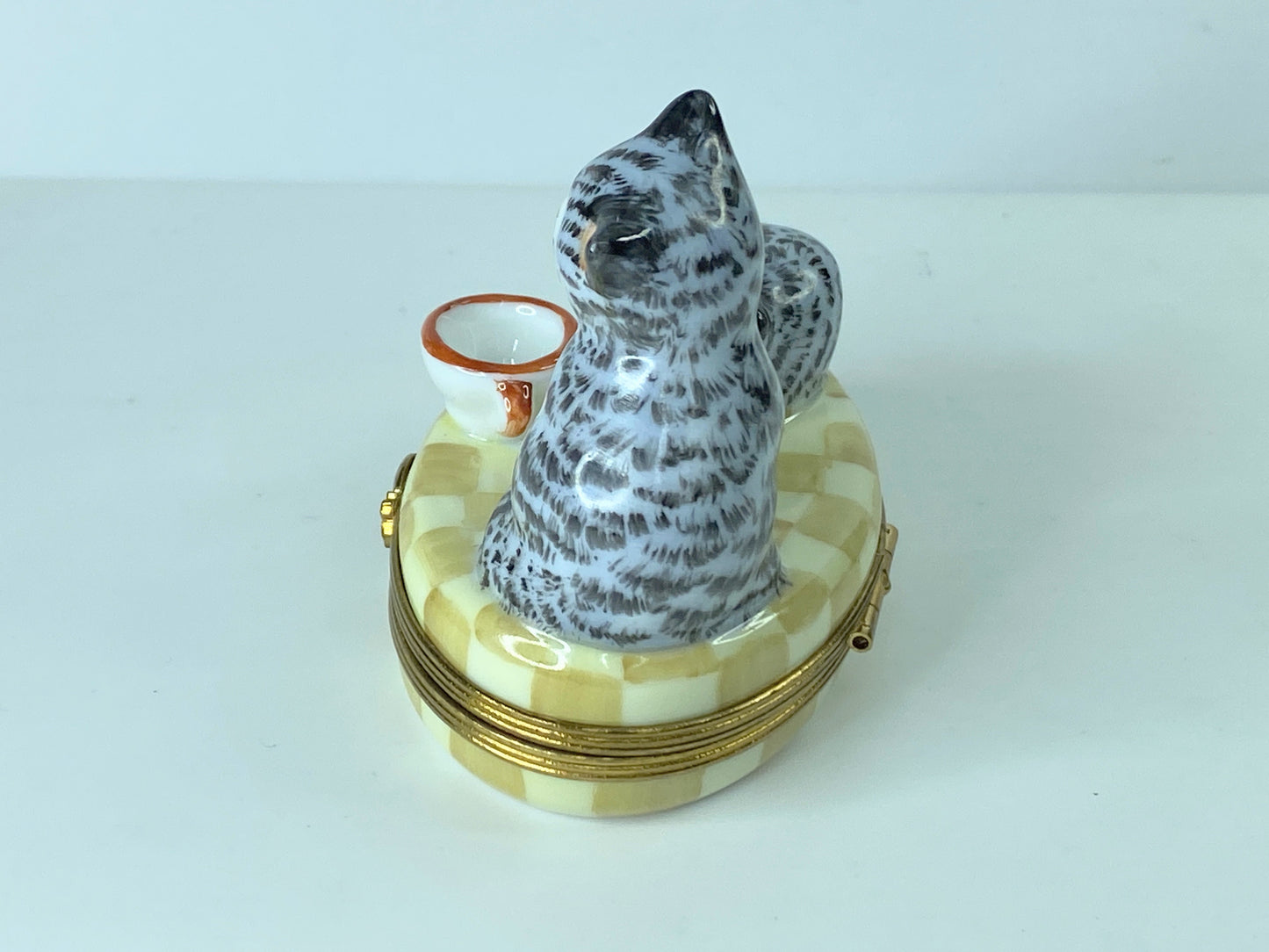 Rare Limoges Mother Cat w/ Kitten dinner time Peint Main Trinket Box 3.75" A230
