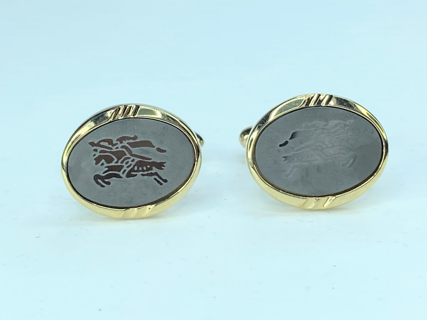 Burberry signature Horse & Knight Silvery gold tone cufflink GS134