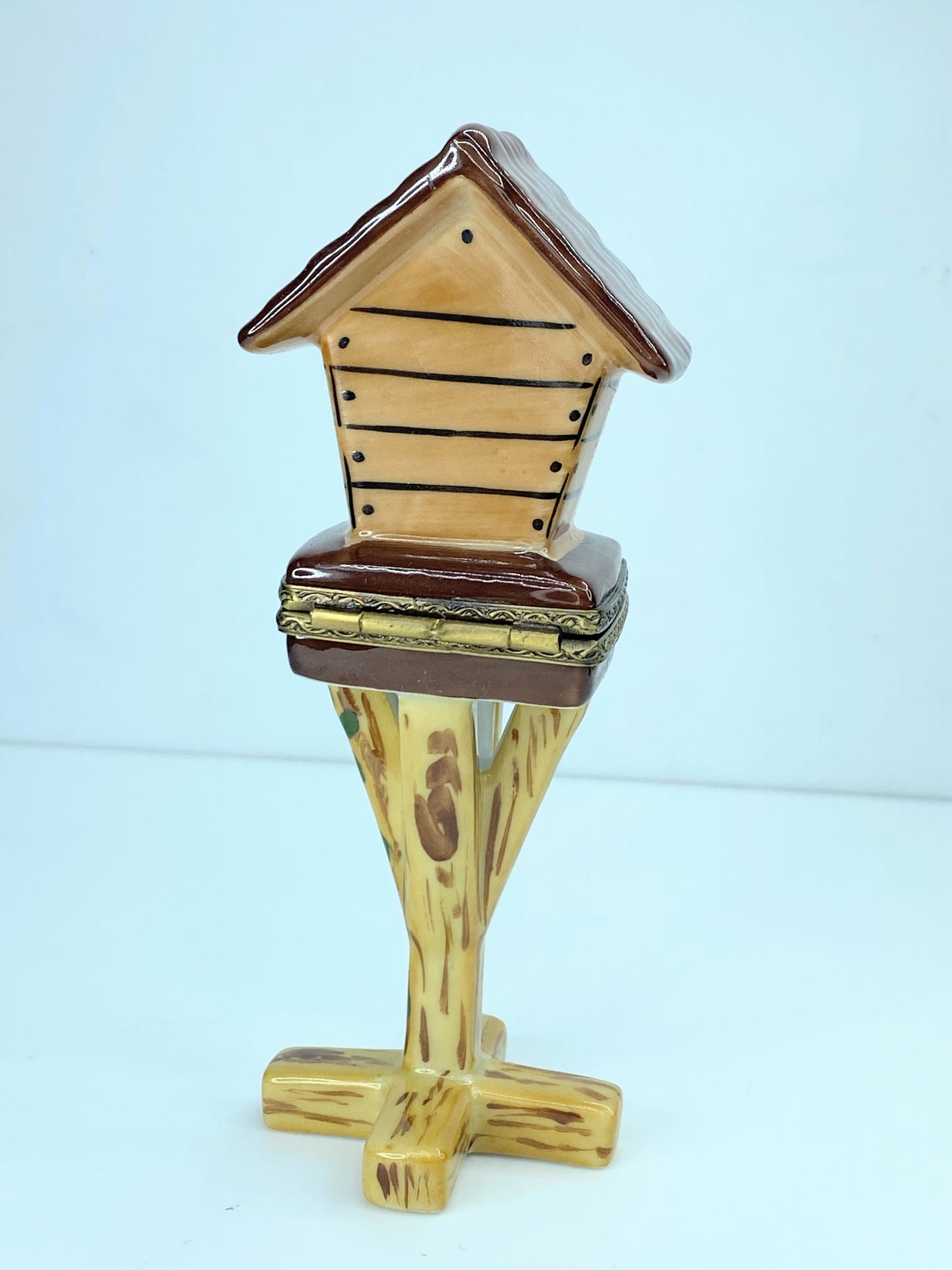 Rochard Limoges Peint Main Birdhouse with Hatching eggs in nest A152