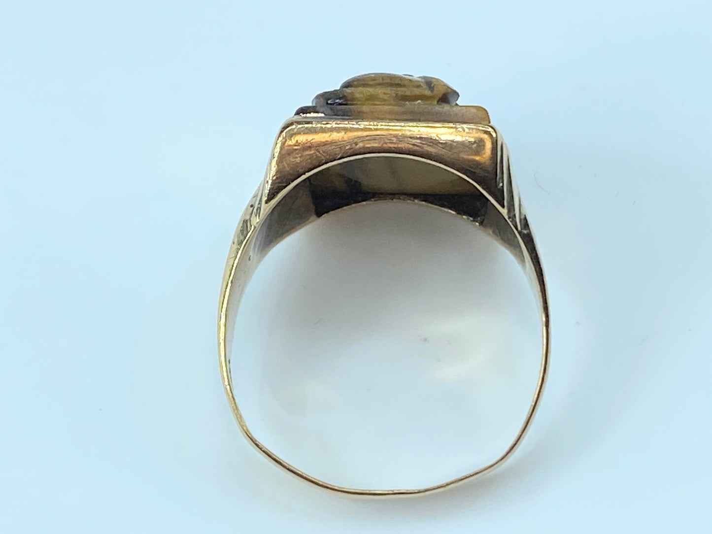 Mens 10K Yellow Gold Intaglio Cameo Tigers Eye Ring