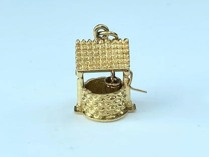 Vintage 14K yellow Gold Wishing Well with moving pail Charm Pendant 4.3g JR8665