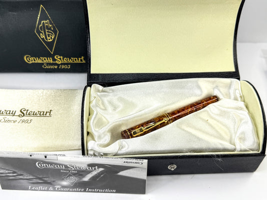 Vintage Conway Stewart Dandy No 500F Amber Marble Fountain Pen SS453