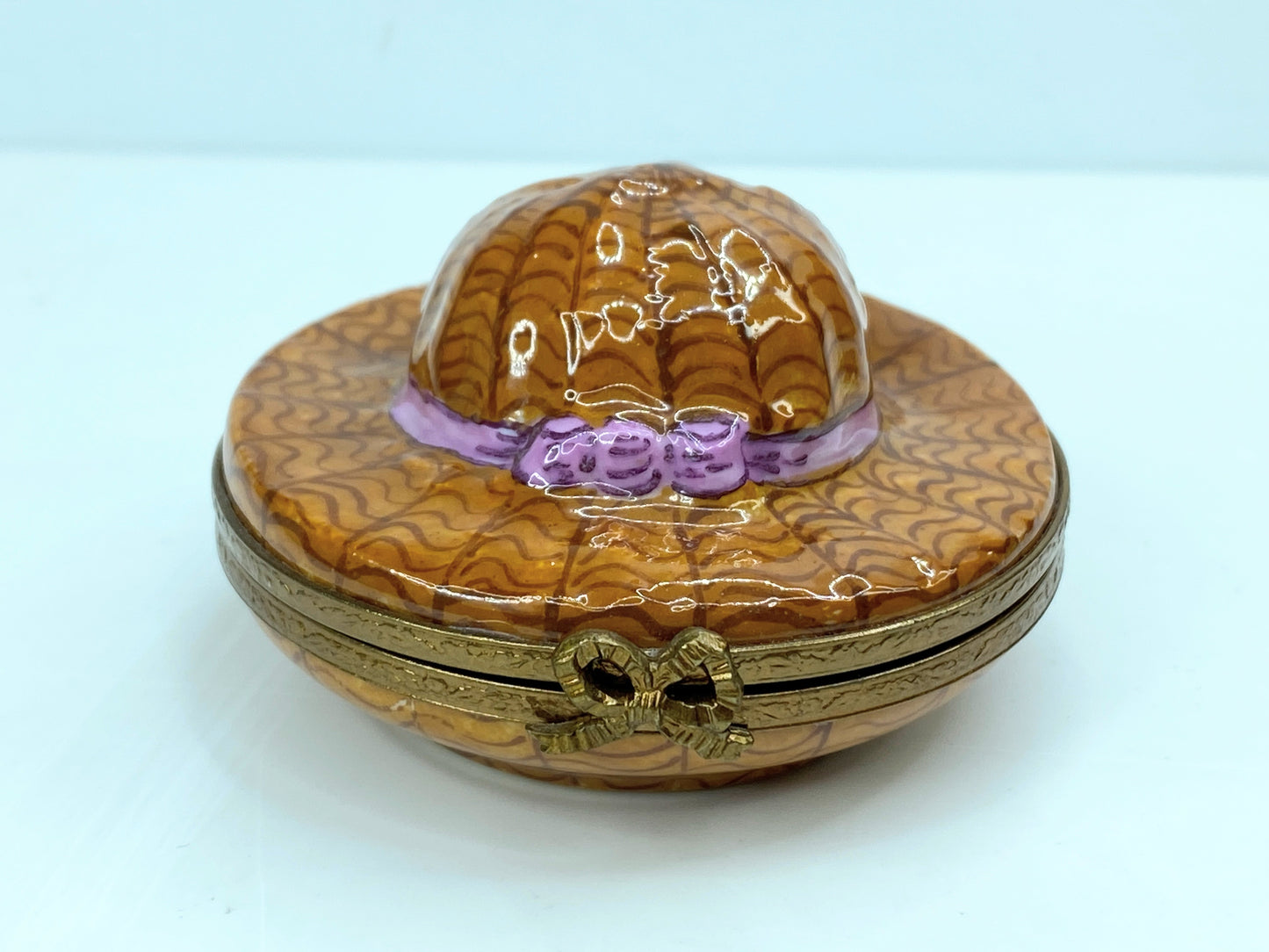 Retired c1990 Limoges, France Porcelain Ladies Straw Hat Shaped Trinket Box A562
