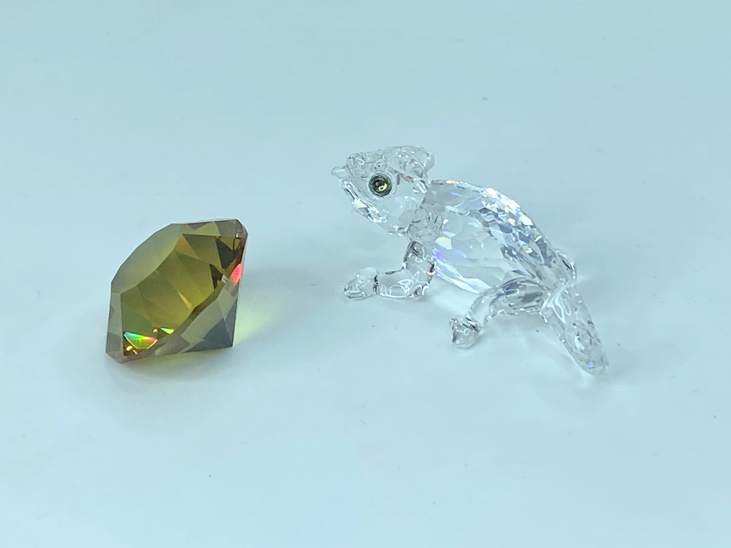 Swarovski chameleon with colour crystal chaton in box S62