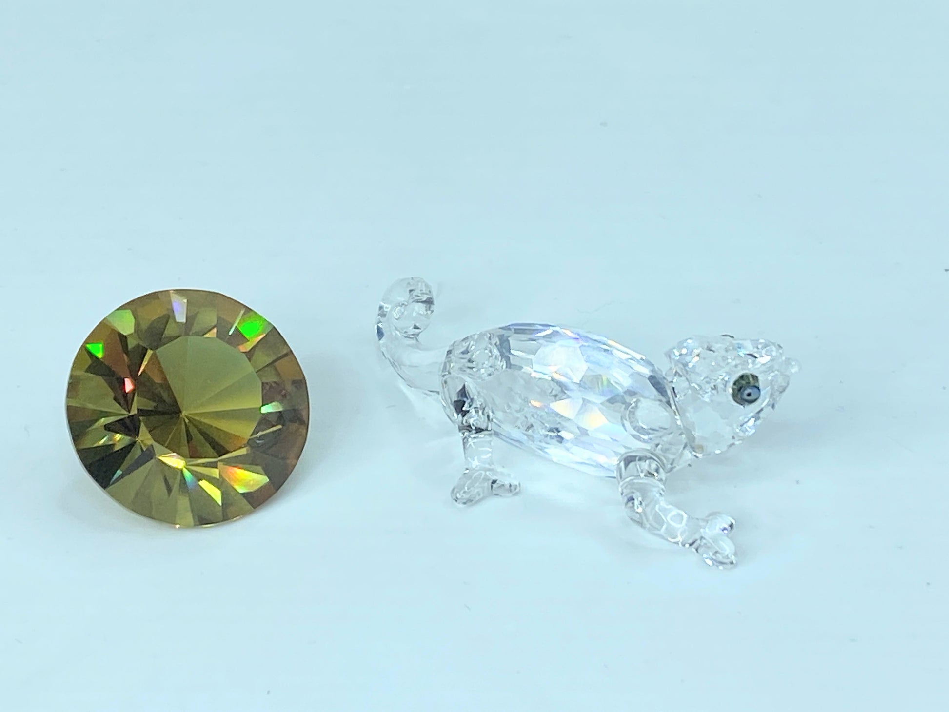 Swarovski chameleon with colour crystal chaton in box S62