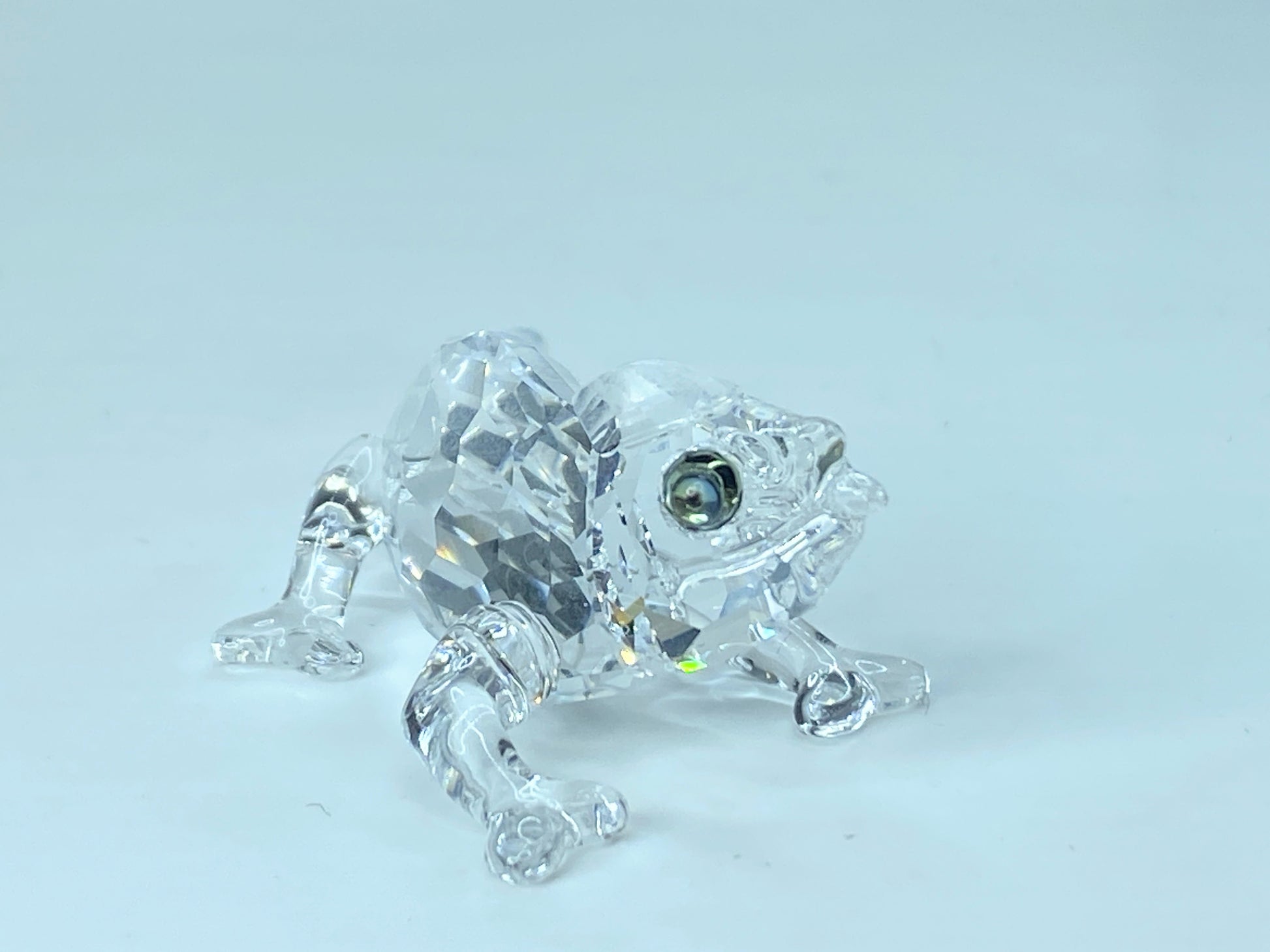 Swarovski chameleon with colour crystal chaton in box S62