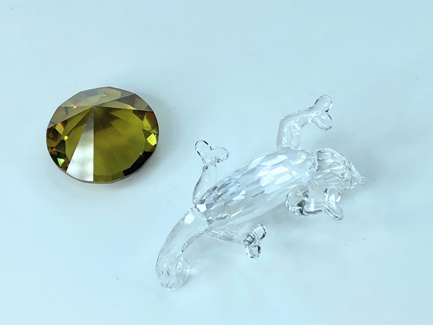 Swarovski chameleon with colour crystal chaton in box S62